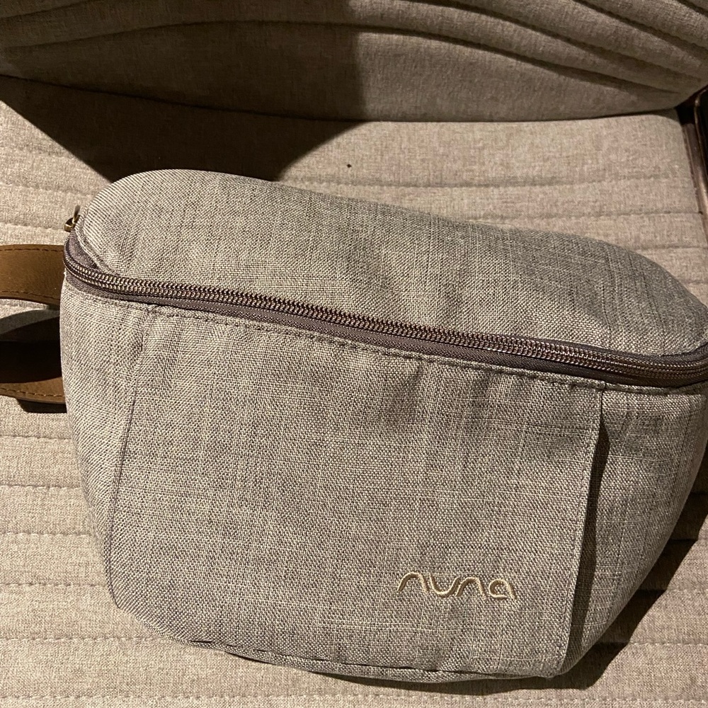 nuna sling bag
